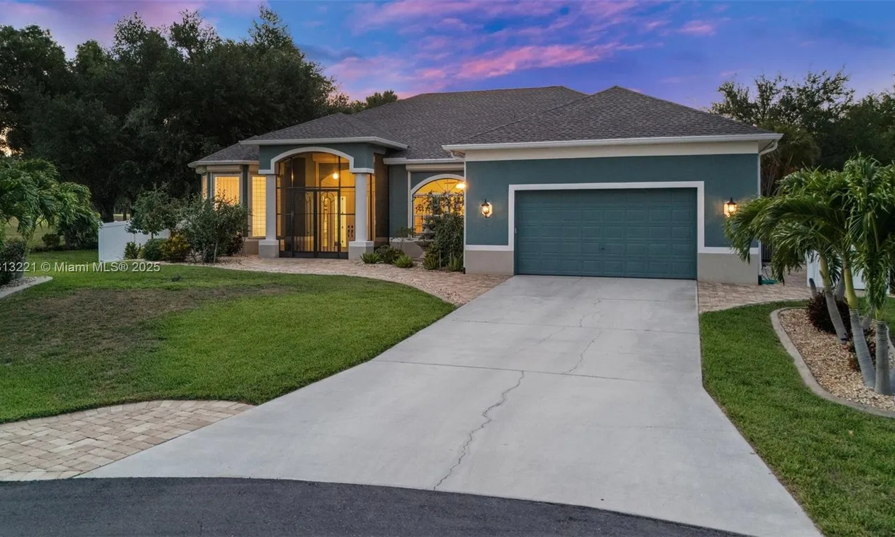 1582 NW 28th Ave, Cape Coral FL 33993