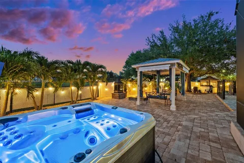 1582 NW 28th Ave, Cape Coral FL 33993