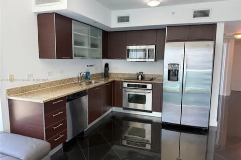41 SE 5th St # 1116, Miami FL 33131