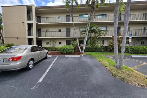 7960 NW 50th # 102, Lauderhill FL 33351