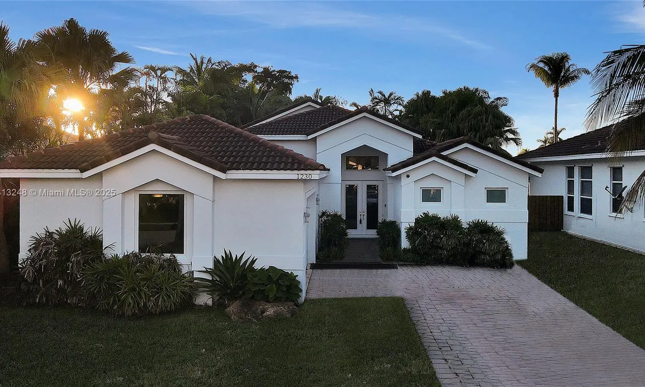 1230 S 13th Ave, Hollywood FL 33019