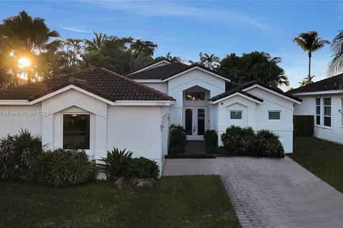 1230 S 13th Ave, Hollywood FL 33019
