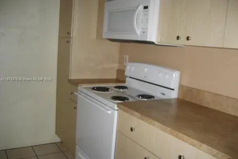 15328 SW 72 ST # 14, Miami FL 33193