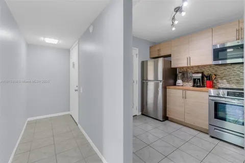 2704 Nassau Bnd # J2, Coconut Creek FL 33066