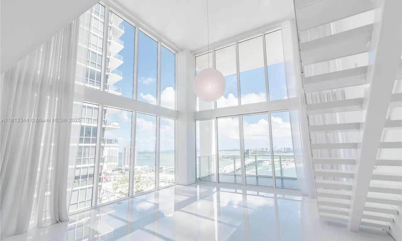1040 Biscayne Blvd # 2504, Miami FL 33132