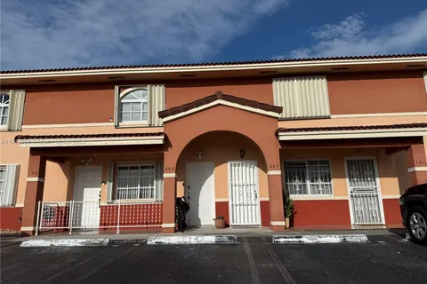 6823 W 36th Ave # 201, Hialeah FL 33018