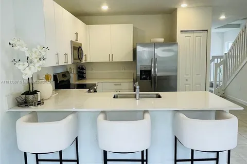 5000 SW 37th St, Pembroke Park FL 33023