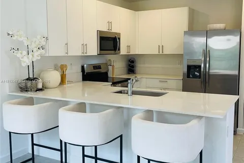 5000 SW 37th St, Pembroke Park FL 33023