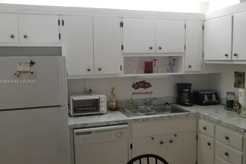 4880 NW 22nd St # 207, Lauderhill FL 33313