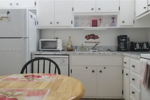 4880 NW 22nd St # 207, Lauderhill FL 33313