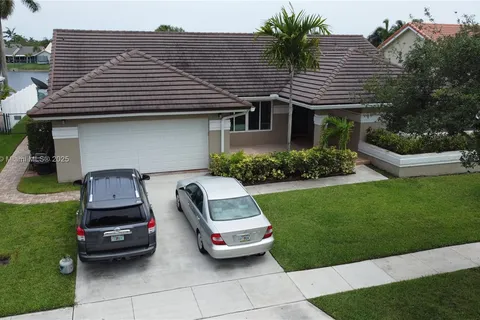 16190 NW 14th St, Pembroke Pines FL 33028