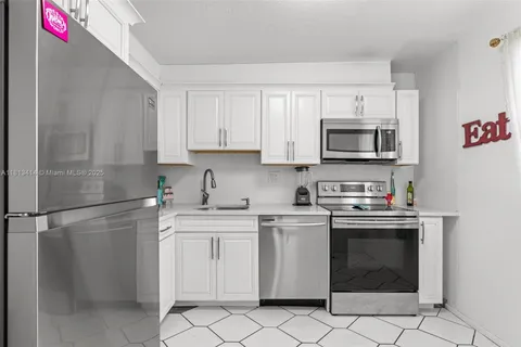 8421 Lagos De Campo Blvd # 306T, Tamarac FL 33321