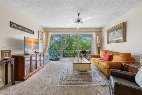 8421 Lagos De Campo Blvd # 306T, Tamarac FL 33321