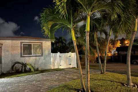 100 NW 8th Ave, Hallandale Beach FL 33009