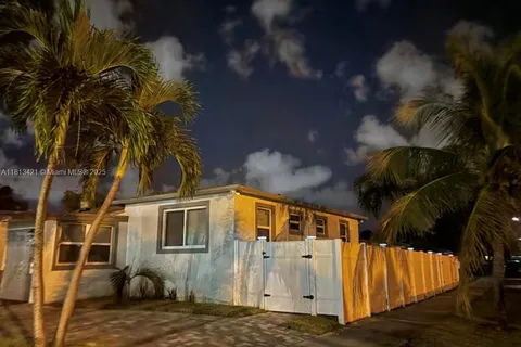 100 NW 8th Ave, Hallandale Beach FL 33009