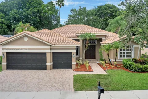 3943 Nighthawk Dr, Weston FL 33331