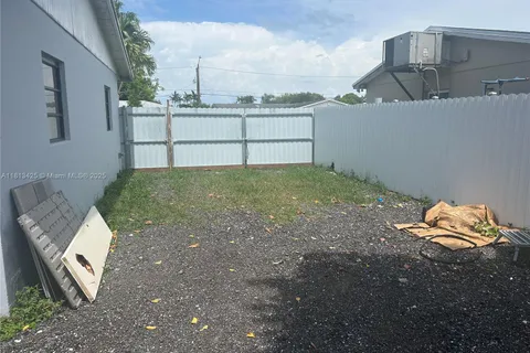 15840 SW 102nd Ave, Miami FL 33157