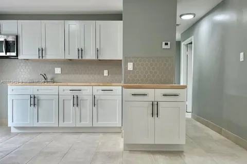 1436 NW 24th Ter, Fort Lauderdale FL 33311