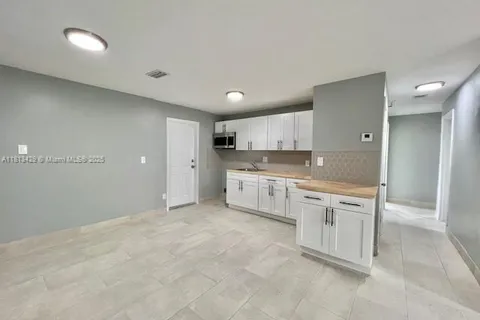 1436 NW 24th Ter, Fort Lauderdale FL 33311