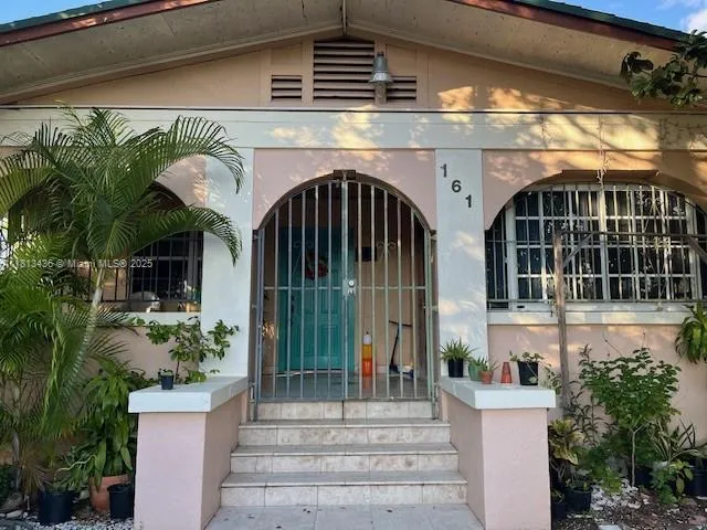 161 NW 35th St, Miami FL 33127
