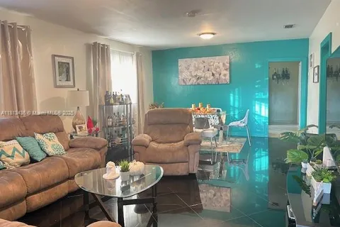 161 NW 35th St, Miami FL 33127