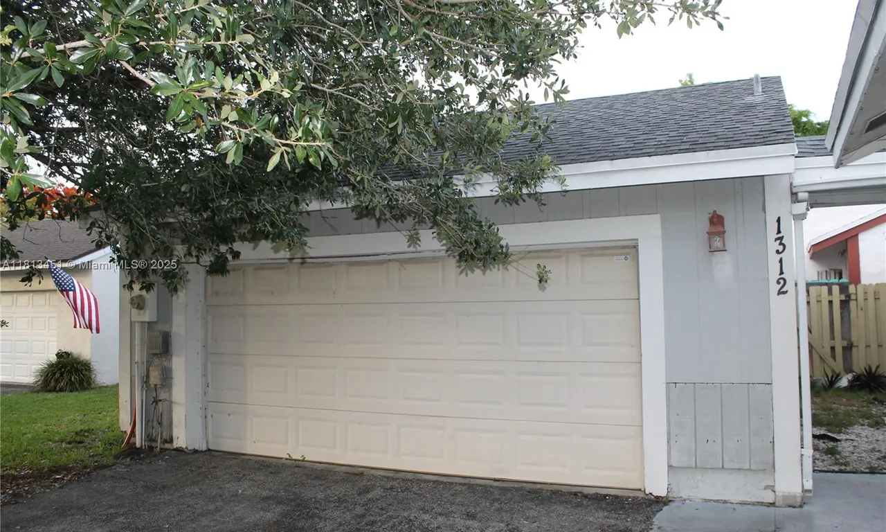 1312 N Quetzal Ct, Homestead FL 33035