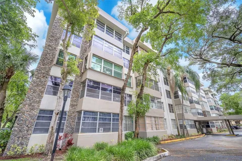 6500 Cypress Rd # 408, Plantation FL 33317
