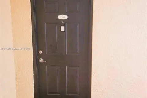 17125 N Bay Rd # 3204, Sunny Isles Beach FL 33160