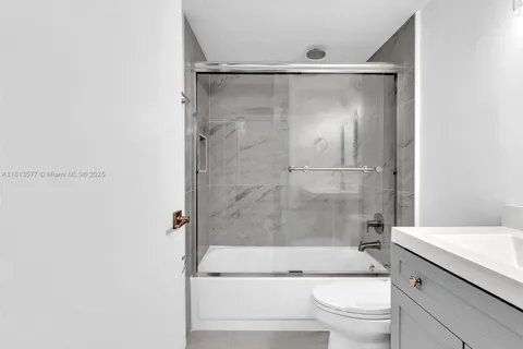 1740 NW N River Dr # 219, Miami FL 33125
