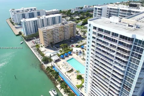 7601 E Treasure Dr # 1622, North Bay Village FL 33141