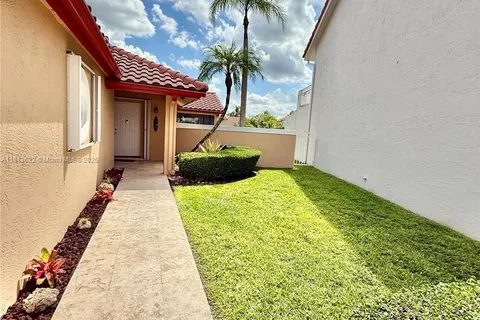 10362 NW 46th Ter, Doral FL 33178
