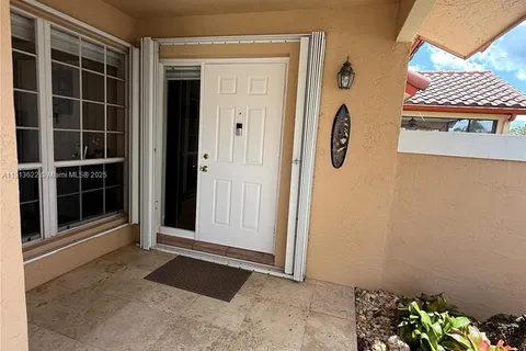 10362 NW 46th Ter, Doral FL 33178