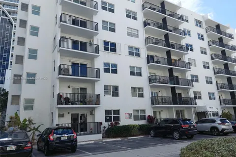 3000 Riomar St # 510, Fort Lauderdale FL 33304