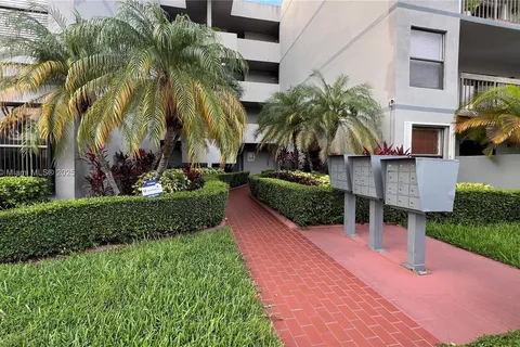 13255 SW 88th Ln, Miami FL 33186