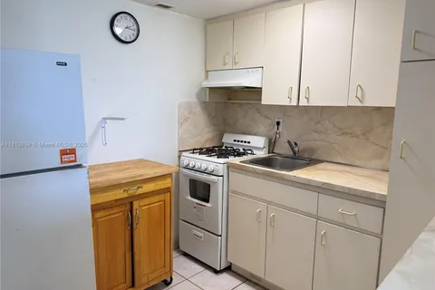 6484 Indian Creek Dr # 129, Miami Beach FL 33141