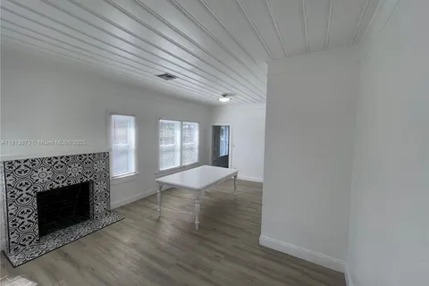 625 52nd St, West Palm Beach FL 33407