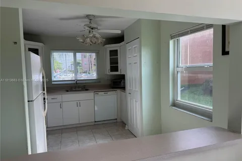9721 Sunrise Lakes Blvd # 101, Sunrise FL 33322