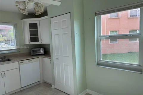 9721 Sunrise Lakes Blvd # 101, Sunrise FL 33322
