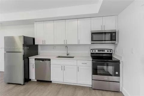 1620 NW 18th St # 305, Miami FL 33125