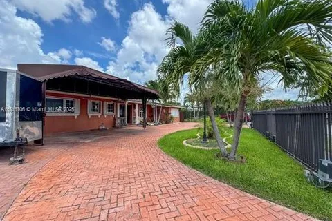 6250 W 6th Ave, Hialeah FL 33012