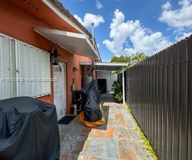 6250 W 6th Ave, Hialeah FL 33012