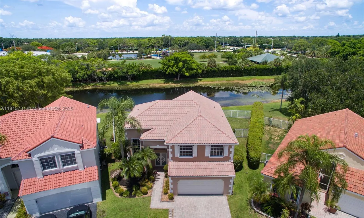 210 Somerset Way, Weston FL 33326