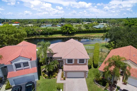 210 Somerset Way, Weston FL 33326