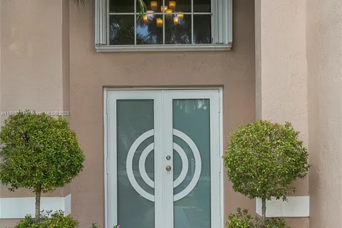 210 Somerset Way, Weston FL 33326