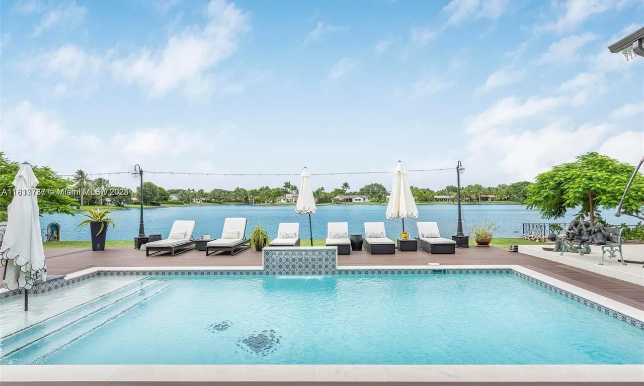 9291 SW 88th St, Miami FL 33176
