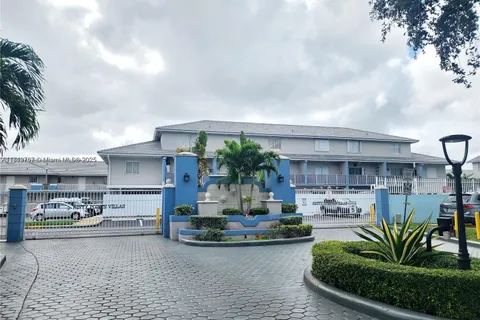 8340 NW 103rd # 205D, Hialeah Gardens FL 33016