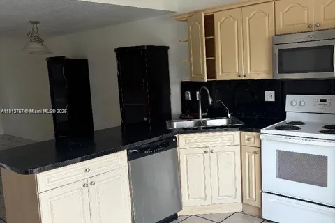 8340 NW 103rd # 205D, Hialeah Gardens FL 33016