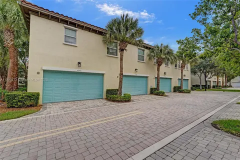 4284 Cascada Cir, Cooper City FL 33024