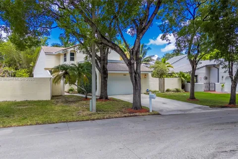 2845 Garden Dr, Cooper City FL 33026