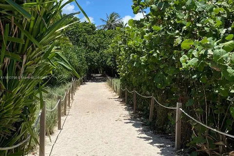 7800 Collins Ave # 405, Miami Beach FL 33141